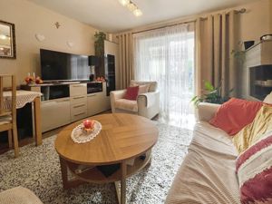 Lounge- click for photo gallery